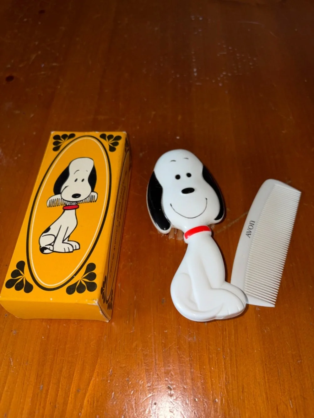 Vintage 1970 Avon Snoopy Peanuts Hair Brush and Comb Set with Original Box - Picture 3 of 4
